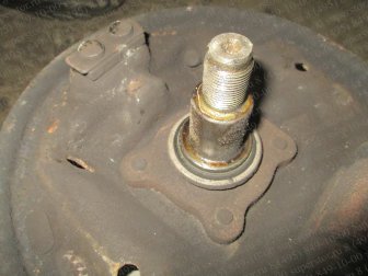 Ось ступицы задней Форд Фокус 1 барабанного тормоза 4186875, 98AZ4A013AA - БУ