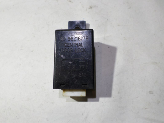 Блок управления центральным замком 96216279 Шевроле Ланос T100 A15SMS Дэу Нэксия, - БУ