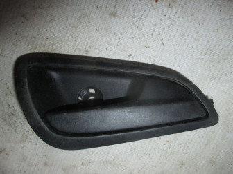 Ручка двери правой передней или задней внутренняя 1710980 BM51A22600AE Форд Фокус 3, - БУ