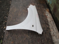 Крыло Шевроле Авео Т200 переднее левое 96540887 - БУ Белое 440 есть вмятинка