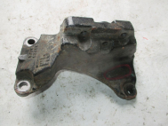 Кронштейн двигателя правый 13189381, 24417612, 5684152, 684204 Опель Астра H, G Зафира A - К-5, - БУ