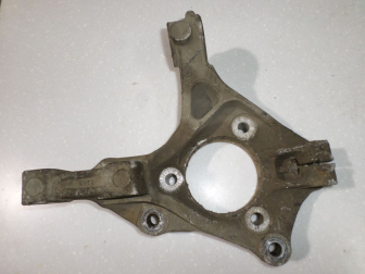 Кулак передний правый 13319481-483 13319483, 0308104 Шевроле Круз Опель Астра J - БУ