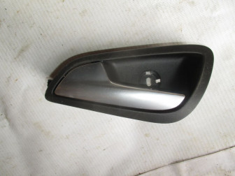 Ручка двери левой передней или задней внутренняя BM51A22601BDW 1710982 Форд Фокус 3 - БУ