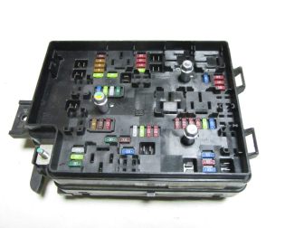 Блок предохранителей 95092982 95383529 42456297 Шевроле Авео Т300 - плато без предохранителей- БУ