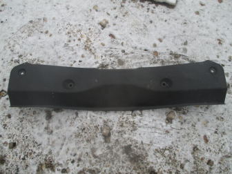 Накладка панели задней CV6Z5840374AA BM51A4035ABW Форд Фокус 3 Хэтчбек S-55 - есть ТРЕЩИНА! - БУ