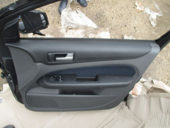 Накладка двери передней правой верхняя внутренняя 1384782 Форд Фокус 2, - БУ F0-11