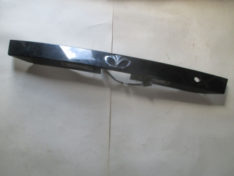 Накладка крышки баажника 96545779 96545782 Лачетти Хэтчбек с фонарями и эмблемой - ДЭУ, - БУ Черная