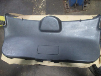 Облицовка крышки багажника 909011KB0A нижняя  Nissan Juke F15 с 10-19г- БУ
