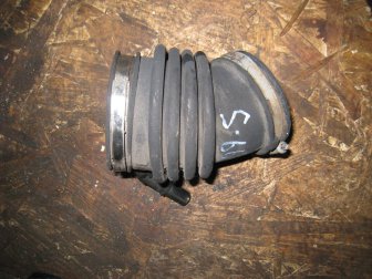 Патрубок - Гофра дроссельной заслонки 3S4U9R504AB Форд Фокус 1 2,0 литра 16 клапанов USA - БУ