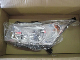 Фара левая Шевроле Круз с 2013 года 95137791, 42371137 с механическим коректором - Sat