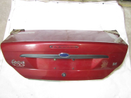 Крышка багажника 1372684 Форд Фокус 1 - 1998-2005г Седан - Красная S-73 в СБОРЕ - сть 3 вмятинки -БУ