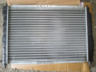 Радиатор охлаждения Шевроле Авео 1,4-1,6 литра c АКПП 16V 96536526, 96816484, 96536527, - Feituo