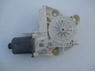 Мотор стеклоподъемника двери передней правой 1347884 0130822216 4M5T14553 Форд Фокус 2, - БУ