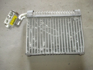 Радиатор испаритель кондиционера Опель Астра H 52404385 324336 23906 с клапаном 1618314, - БУ