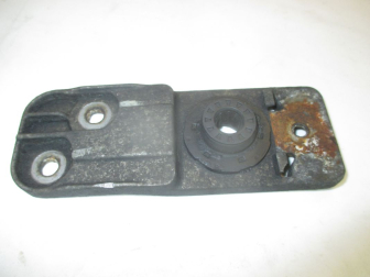 Кронштейн радиатора нижний 13337826 Шевроле Круз, Опель Астра J 13300486 1310008 - БУ