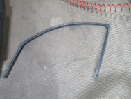 Уплотнитель стекла двери передней левой 1221086, YS4Z5421597AB Форд Фокус 1 - БУ