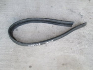 Капота - Уплотнитель капота задний 24463391, 6162386 Опель Астра H нащельник, - БУ