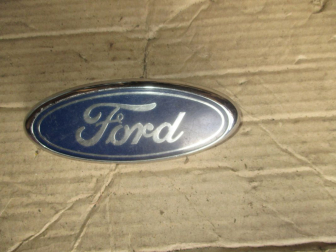 Эмблема крышки багажника 1375642, 3M51425A52AB C8G1A Форд Фокус 2 Хэтчбек 1532603, - БУ