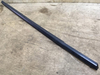 Уплотнитель стекла двери Форд Фокус 2 передней левой нижний 1702787, 1738096 - БУ