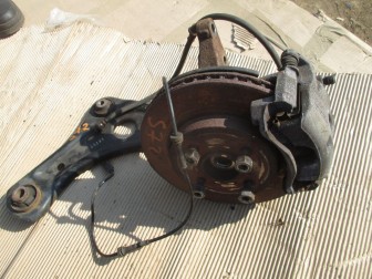 Суппорт передний правый 410011HL0A Ниссан Тиида Ноут E12 с 2013 года, - БУ