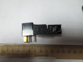 Реле 60811FW блока предохранителей Ниссан Мурано Z50 с 2002 по 2008 год - Черное, - БУ