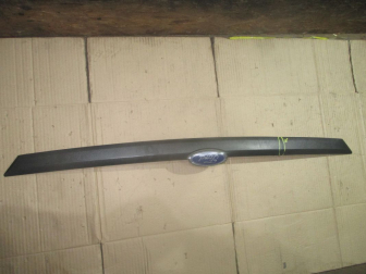 Молдинг крышки багажника YS41B43404AB 98ABF43404B Форд Фокус 1 с 1998 по 2005г, - БУ