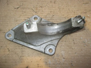 Кронштейн приводного вала 1742262 BV613K305AA Форд Фокус 3 на 2,0 литра с АКПП, - БУ