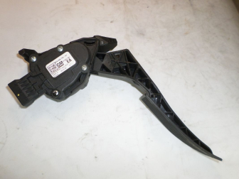 Педаль газа 13252702 EA 6PV00976507 0848040 электронная Шевроле Круз Опель Астра J с АКПП - БУ