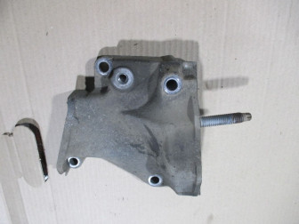 Кронштейн опоры двигателя правой XS7G6030A Форд Фокус 1 Zetec E 115ps EYDC 1,8 литра 1094288, - БУ