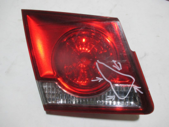 Фонарь левый внутренний задний 96830489 95130772 95040722 Шевроле Круз Седан - есть ЦАРАПИНЫ - БУ