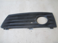 Накладка противотуманной фары левой 13124989 переднего бампера Опель Зафира В, - БУ