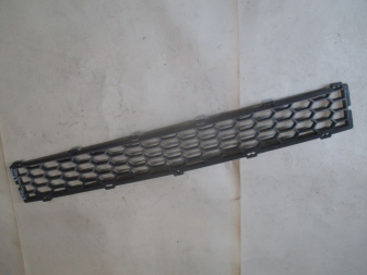 Решетка бампера переднего центральная 96623441 96865489 Шевроле Каптива C100 - М994 - БУ