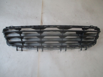 Решетка радиатора центральная нижняя 1400304 24460271 375768702 Опель Астра H до 2007 года, - БУ