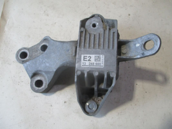 Подушка двигателя левая 13248550 E2 0682076 V06202 Шевроле Круз Астра 1,4 литра Турбо с  АКПП, - БУ