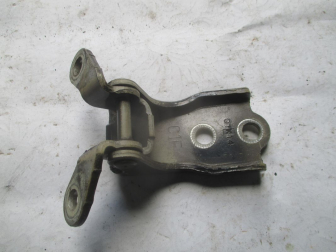 Петля двери передней левой или правой верхняя или нижняя 96623865 4804347 Каптива Антара - БУ