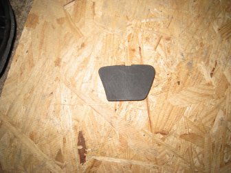 Заглушка болта крепления ручки открытия дверей правых Шевроле Круз внутрен 96952174, 95916045, - БУ