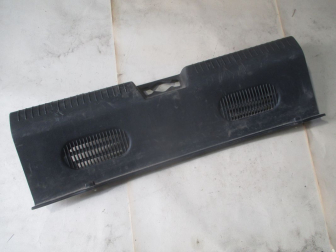 Накладка панели задней багажника 857704Y500-RR WK Киа Рио 3 Хэтчбек с 2011г- ТРЕЩИНА и царапина - БУ