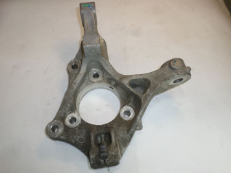 Кулак передний правый 13319481 13319483, 0308104 Шевроле Круз Опель Астра J - голый - БУ