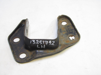 Кронштейн задней балки левой 13251792, 0402039 Chevrolet Cruze J300 Orlando J309, - БУ