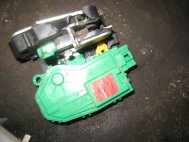 Замок двери передней левой 813104Y010 Киа Рио 3 с 2011 года , - БУ