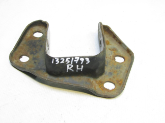 Кронштейн задней балки правый 13251793, 0402040 Chevrolet Orlando J309, - БУ