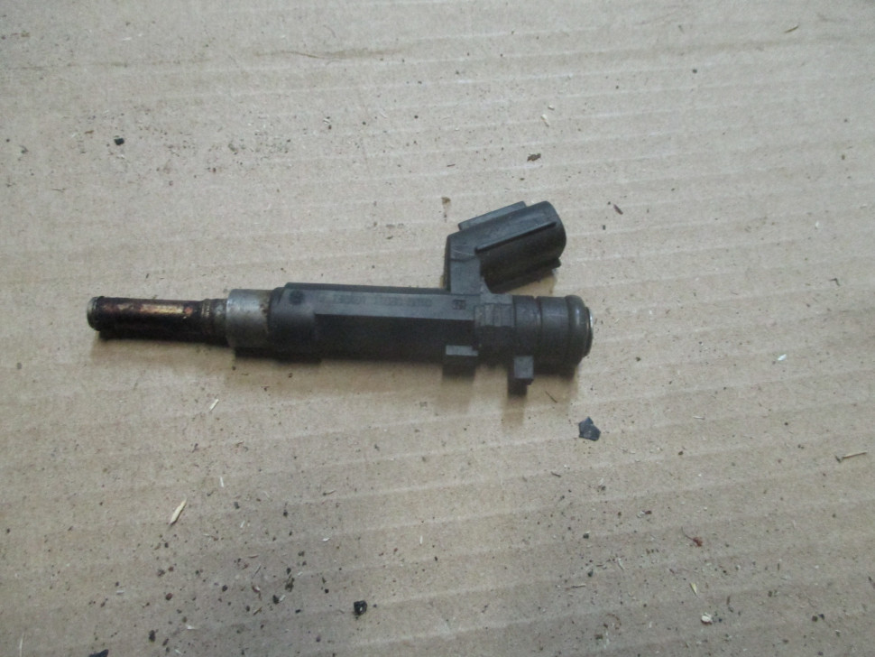 Форсунка топливная 166001KT0A Ниссан Кашкай Тиида 1,6 литра HR16DE ...