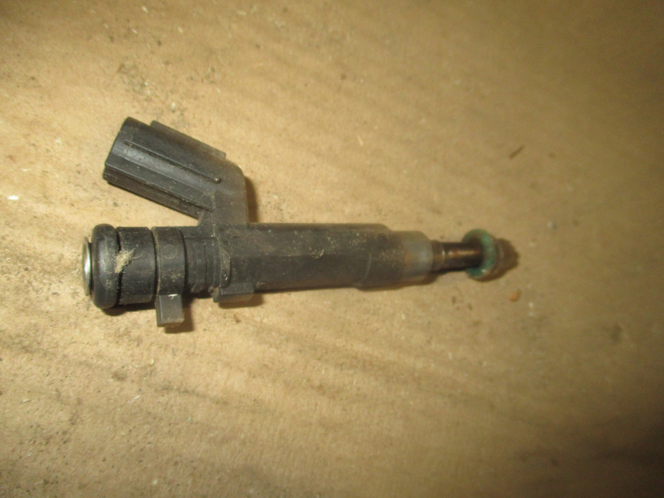 Форсунка топливная 166001KT0A Ниссан Кашкай Тиида 1,6 литра HR16DE ...