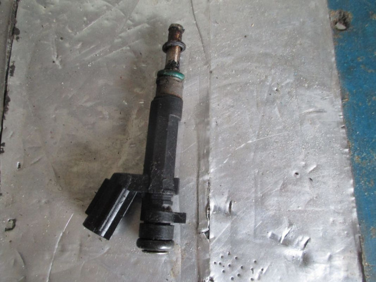 Форсунка топливная 166001KT0A Ниссан Кашкай Тиида 1,6 литра HR16DE ...