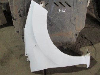 Крыло Форд Фиеста 5-6 переднее правое 1547373 с 2008 по 17 год - БУ FR4 Белое - вмятина