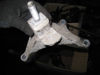 Кронштейн опоры МКПП левый Форд Фокус 1 Дизель 1,8 литра 1066724, 5127454 , - БУ