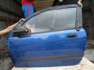 Дверь передняя Шевроле Авео Т200 Хэтчбек 3-х ДВЕРНЫЙ левая 96601636 - БУ Синяя в СБОРЕ есть дефект
