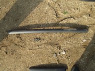 Молдинг заднего бампера центральный 1211471 2M5117E911AE Форд Фокус 1 Хэтчбек после 2001 г, - БУ