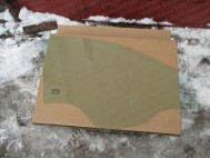 Стекло двери Шевроле Кобальт передней левой 94732152, - GM