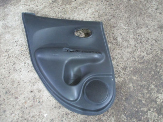 Облицовка двери задней левой 829011KK0A 829011KB0A Ниссан Жук F15 - БУ